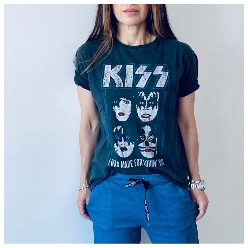 PARIS FABULOUS KISS GRAPHIC TEE - Picture 3 of 7